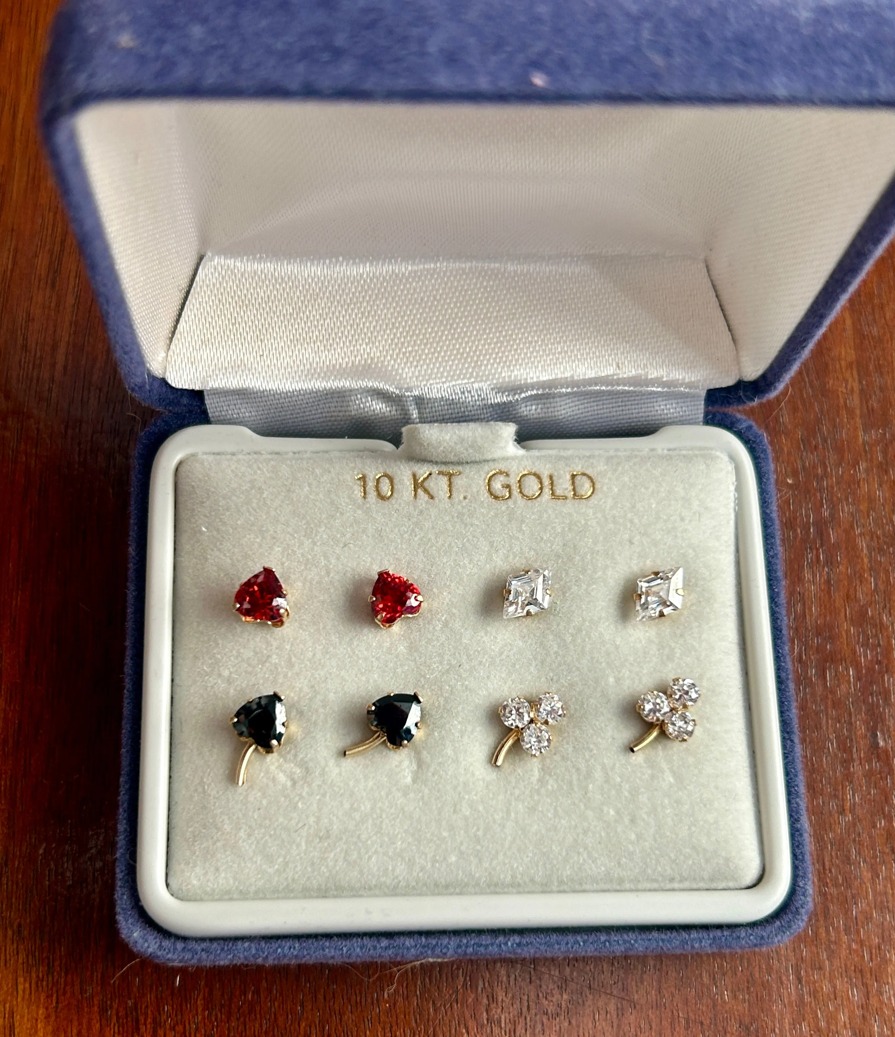 10k Yellow Gold Card Game Poker Stud Earring Set Hearts Spades Diamonds